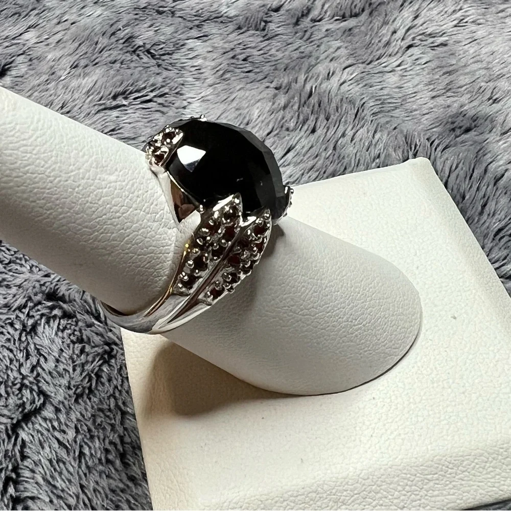 Sterling Silver Faceted Onyx and Garnet Victorian Style Ring Size 7